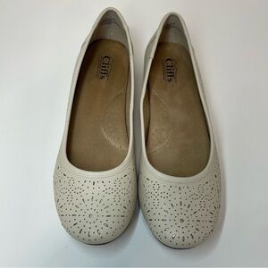 Women's Cream Ballet Flats Size 11